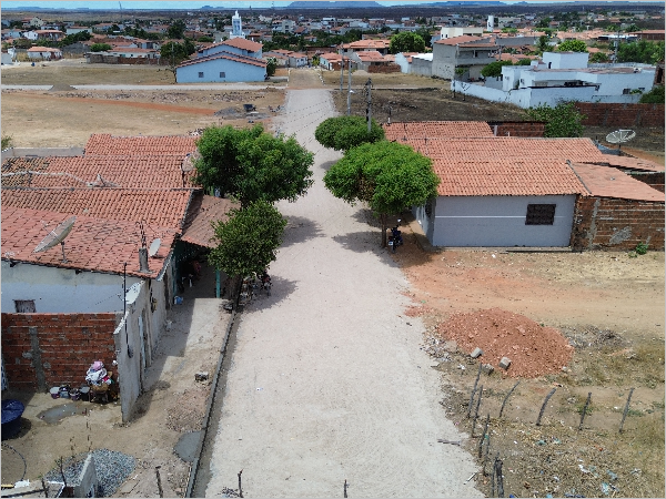 Prefeitura de Ipaporanga intensifica obras de calçamento e amplia infraestrutura nas comunidades
