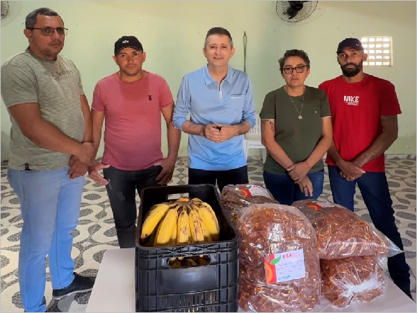 Prefeitura de Ipaporanga acompanha entrega de mel e frutas da agricultura familiar às Cozinhas Soli [...]